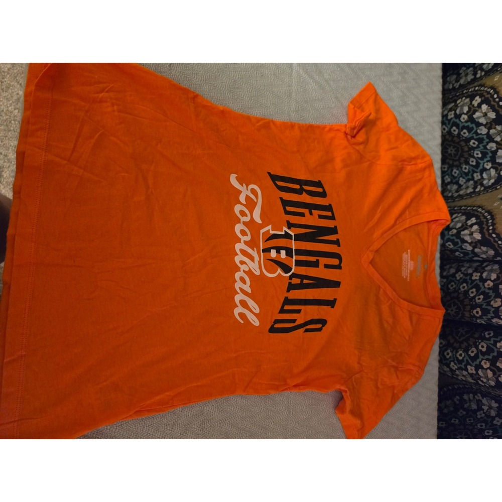 Fanatics Cincinnati Bengals NFL Football Orange V-Neck Graphic T-Shirt Womens S